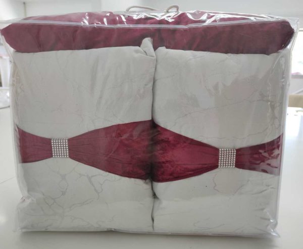 ON-133572345215519174-Bordeaux Colcha Diva